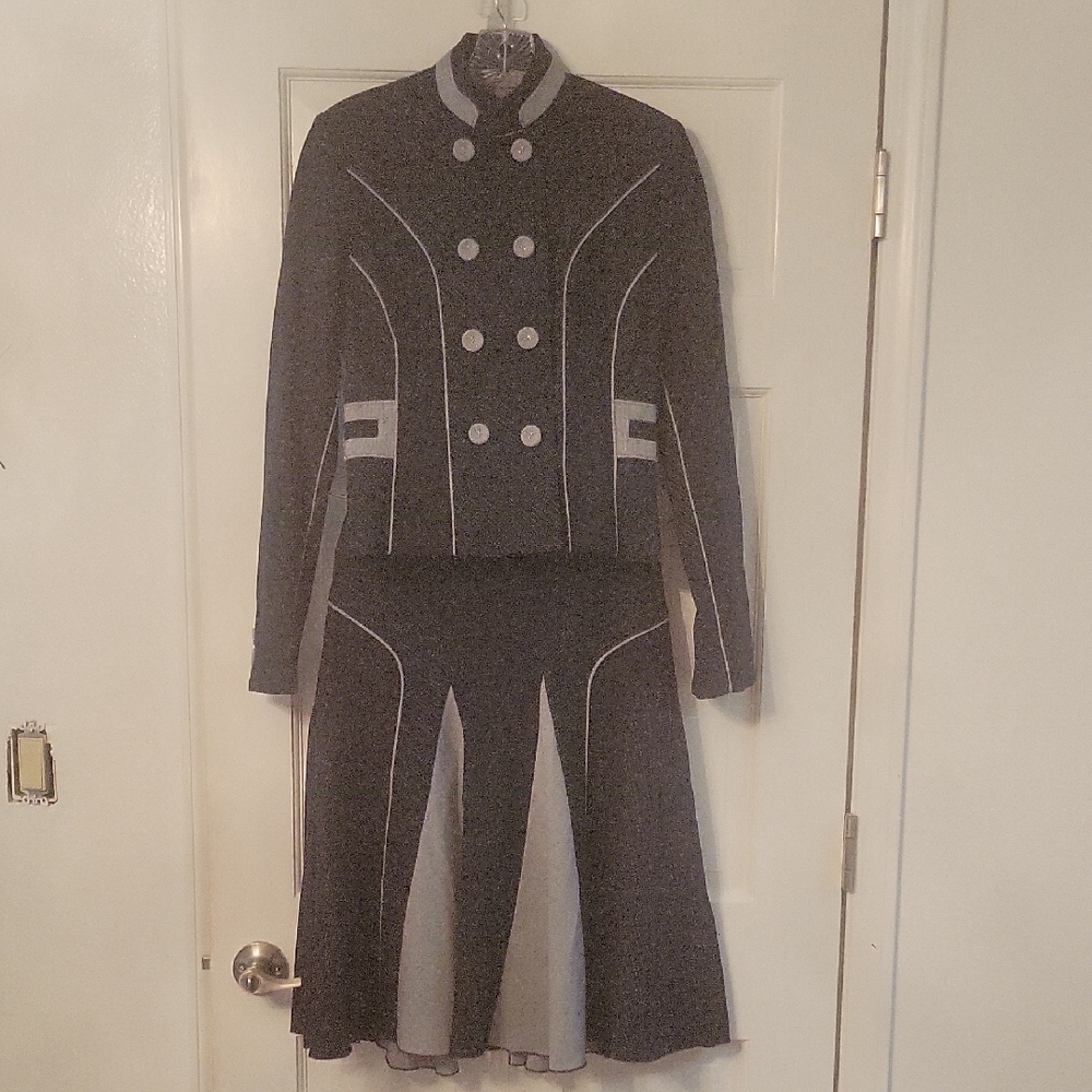 Elegant Navy Blue and Gray Double-Breasted Suit